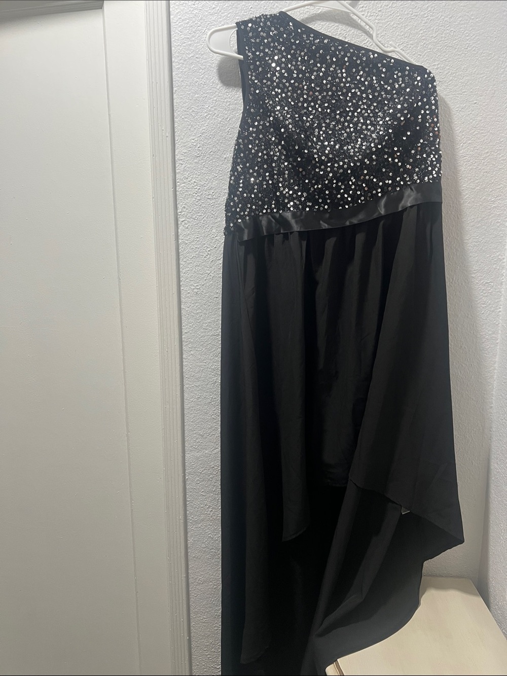 SHEIN Black One-Shoulder Sequin Evening Dress
